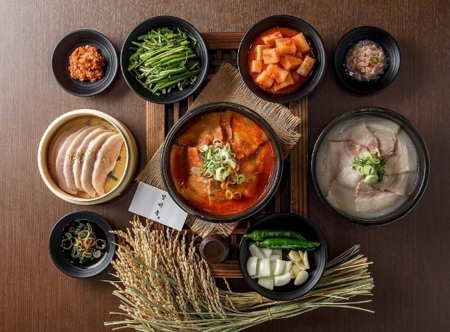 🐷 김포 장기동 ‘성미옥’: 뽀얀 국물의 진한 돼지국밥과 야들야들 항정수육의 만남! 🍜🔥