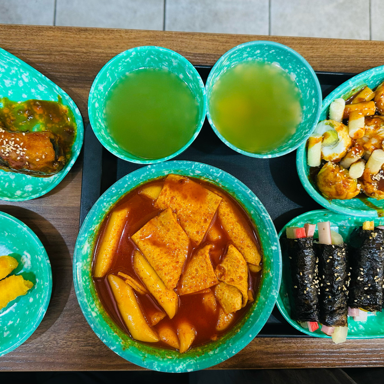 🥢 김포 장기동 ‘호호분식’: 꼬치 튀김과 뚱뚱한 꼬마김밥의 유혹! 🤤🌶️